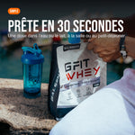 Charger l'image dans la visionneuse de galerie, GFIT Whey prête en 30 secondes : une dose dans l'eau ou le lait, shaker et sachet face à la mer à Dakar